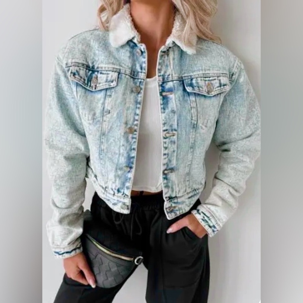 Forever 21 | Light Wash Sherpa Jean Jacket